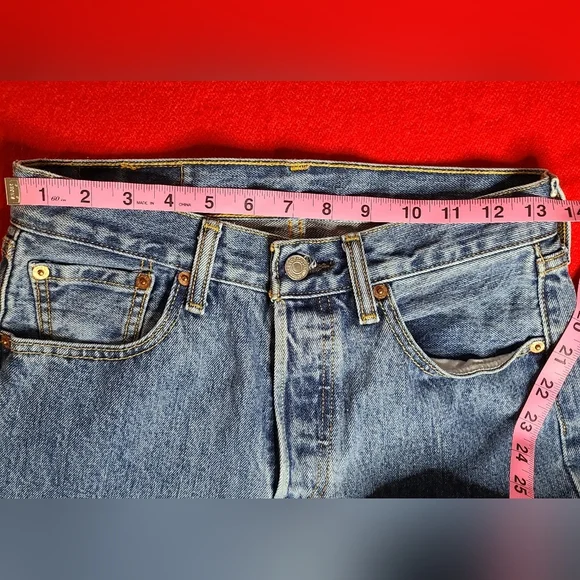 Classic Levi's 501 Jeans - Picture 7 of 10